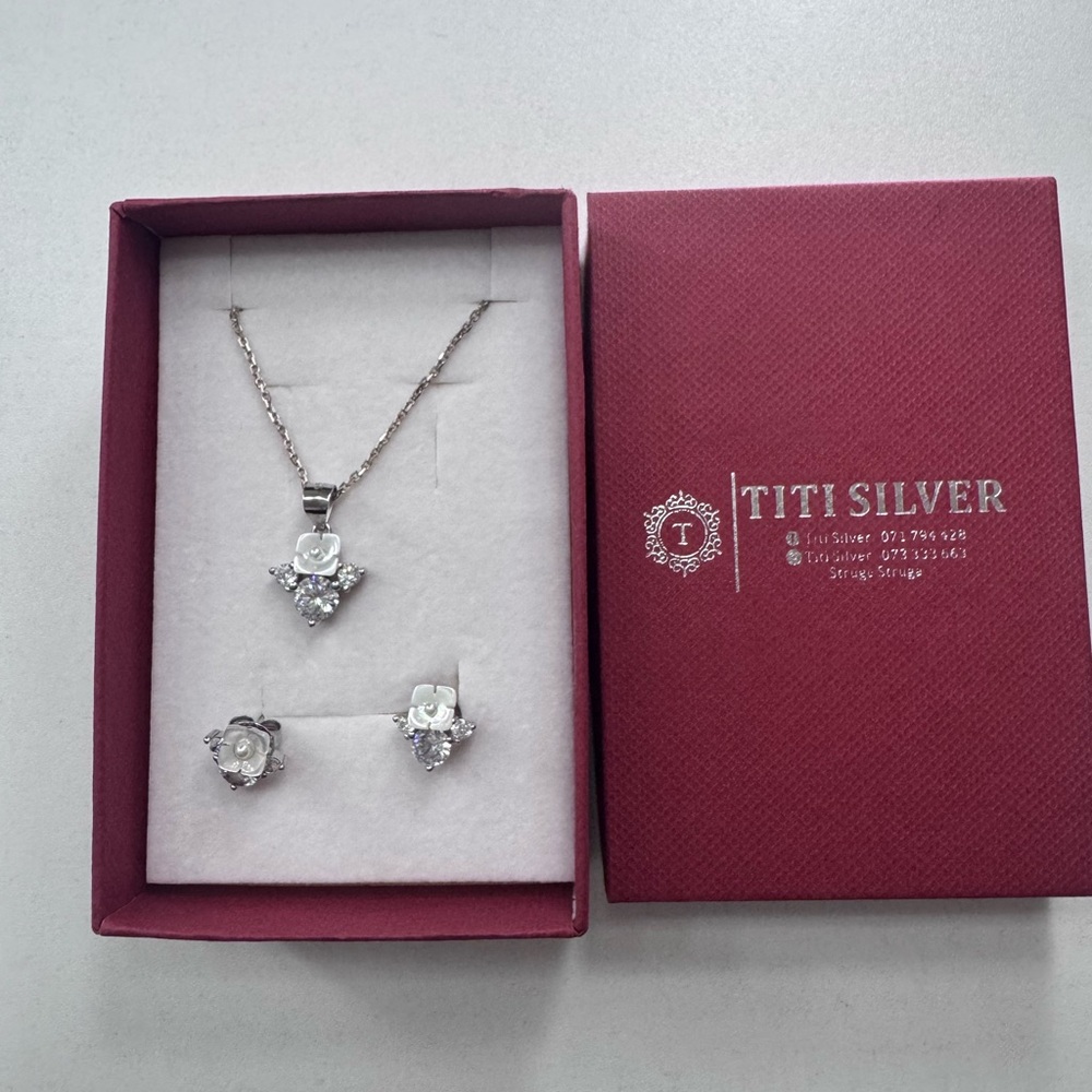 Jewelry set - Picture 3 of 3